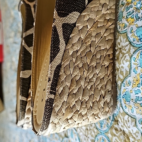 NWOT CL by Laundry Date Night Brown Giraffe Wedges - Picture 6 of 10